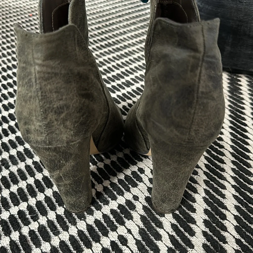 Open toe heels - Picture 3 of 3